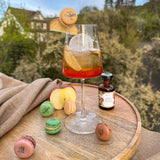 24er Muttertag Macaron Box mit Apfel-Malven-Elixier (Alkohol) & 1 Probierfläschchen (50 ml) Apfel-Malven-Elixier von Dr. Jaglas