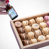 24er Muttertag Macaron Box mit Apfel-Malven-Elixier (Alkohol) & 1 Probierfläschchen (50 ml) Apfel-Malven-Elixier von Dr. Jaglas